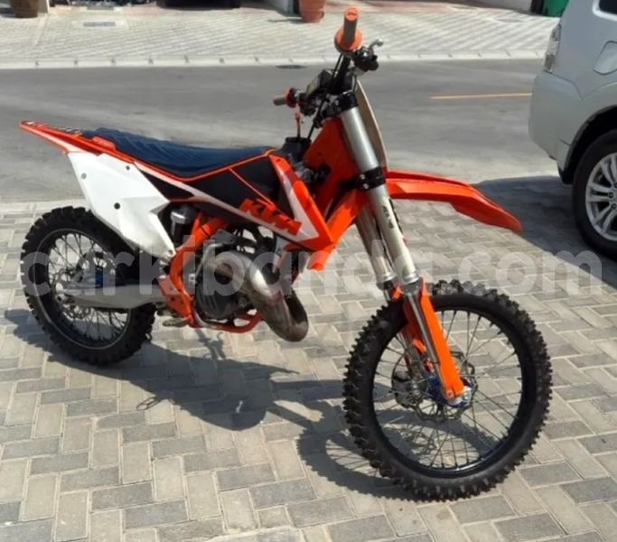 Big with watermark ktm 125 uganda kampala 26350