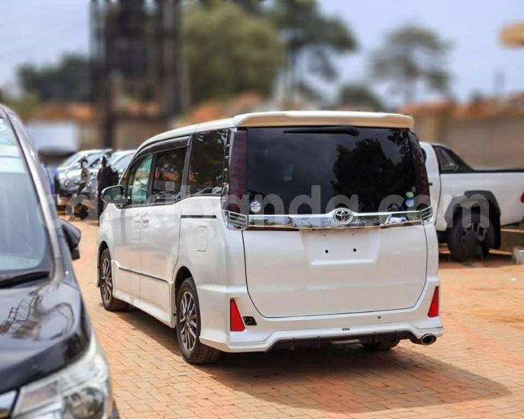 Big with watermark toyota noah uganda kampala 26354