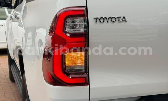 Buy Used Toyota Hiluxe Revo White Car in Kampala in Uganda Buy Used Toyota Hiluxe Revo White Car in Kampala in Uganda