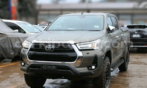 Buy Used Toyota Hiluxe Revo Green Car in Kampala in Uganda