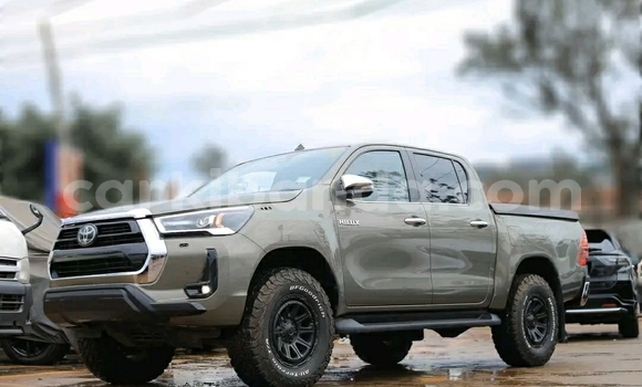 Buy Used Toyota Hiluxe Revo Green Car in Kampala in Uganda Buy Used Toyota Hiluxe Revo Green Car in Kampala in Uganda