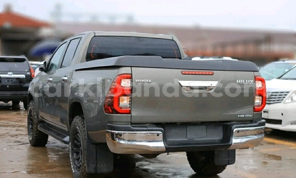 Buy Used Toyota Hiluxe Revo Green Car in Kampala in Uganda Buy Used Toyota Hiluxe Revo Green Car in Kampala in Uganda
