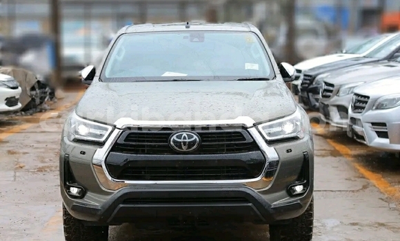 Buy Used Toyota Hiluxe Revo Green Car in Kampala in Uganda Buy Used Toyota Hiluxe Revo Green Car in Kampala in Uganda