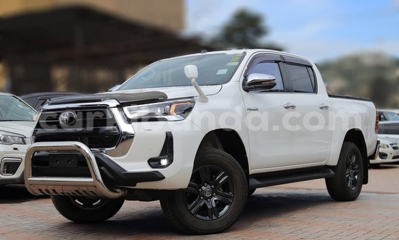 Buy Used Toyota Hiluxe Revo White Car in Kampala in Uganda Buy Used Toyota Hiluxe Revo White Car in Kampala in Uganda