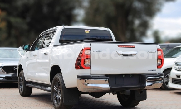 Buy Used Toyota Hiluxe Revo White Car in Kampala in Uganda Buy Used Toyota Hiluxe Revo White Car in Kampala in Uganda