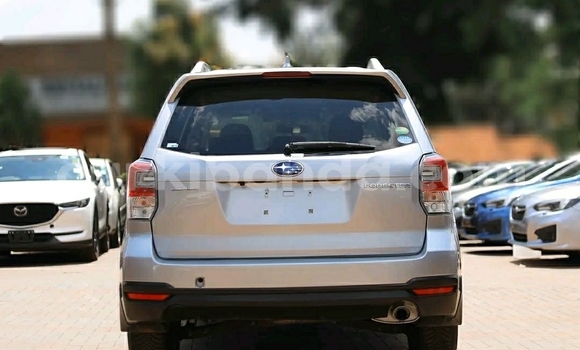 Nunua Ilio tumika Subaru Forester Fedha Gari ndani ya Kampala nchini Uganda Nunua Ilio tumika Subaru Forester Fedha Gari ndani ya Kampala nchini Uganda