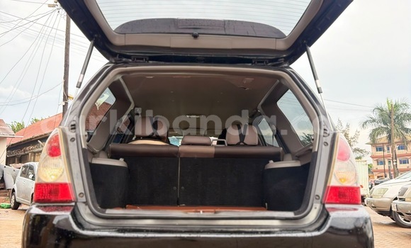 Nunua Ilio tumika Subaru Forester Nyeusi Gari ndani ya Kampala nchini Uganda Nunua Ilio tumika Subaru Forester Nyeusi Gari ndani ya Kampala nchini Uganda