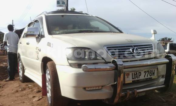 Gura Yakoze Toyota Harrier White Imodoka i Arua mu Uganda Gura Yakoze Toyota Harrier White Imodoka i Arua mu Uganda