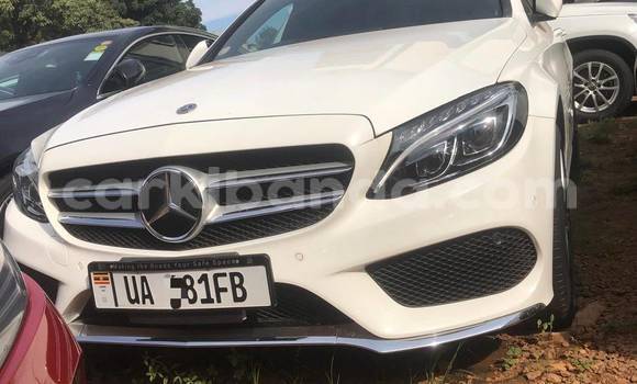 Nunua Mpya Mercedes‒Benz C–Class Nyeupe Gari ndani ya Kampala nchini Uganda Nunua Mpya Mercedes‒Benz C–Class Nyeupe Gari ndani ya Kampala nchini Uganda