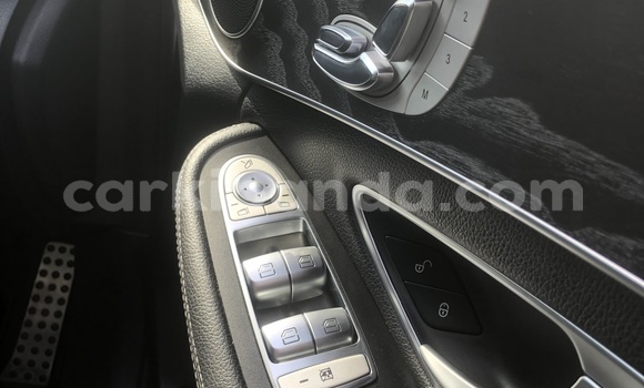 Acheter Neuf Voiture Mercedes‒Benz C–Class Blanc à Kampala, Ouganda Acheter Neuf Voiture Mercedes‒Benz C–Class Blanc à Kampala, Ouganda