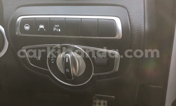 Acheter Neuf Voiture Mercedes‒Benz C–Class Blanc à Kampala, Ouganda Acheter Neuf Voiture Mercedes‒Benz C–Class Blanc à Kampala, Ouganda