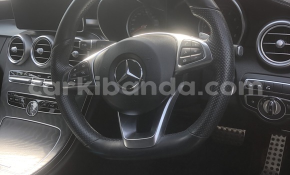 Acheter Neuf Voiture Mercedes‒Benz C–Class Blanc à Kampala, Ouganda Acheter Neuf Voiture Mercedes‒Benz C–Class Blanc à Kampala, Ouganda