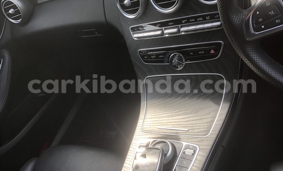 Acheter Neuf Voiture Mercedes‒Benz C–Class Blanc à Kampala, Ouganda Acheter Neuf Voiture Mercedes‒Benz C–Class Blanc à Kampala, Ouganda
