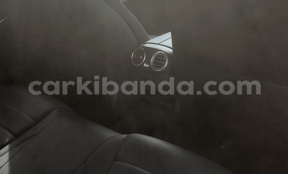 Acheter Neuf Voiture Mercedes‒Benz C–Class Blanc à Kampala, Ouganda Acheter Neuf Voiture Mercedes‒Benz C–Class Blanc à Kampala, Ouganda