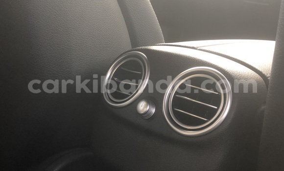 Acheter Neuf Voiture Mercedes‒Benz C–Class Blanc à Kampala, Ouganda Acheter Neuf Voiture Mercedes‒Benz C–Class Blanc à Kampala, Ouganda