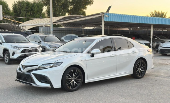 Buy Used Toyota Camry White Car in Import - Dubai in Uganda