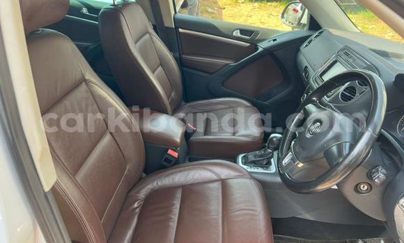 Acheter Neuf Voiture Volkswagen Tiguan Blanc à Kampala, Ouganda Acheter Neuf Voiture Volkswagen Tiguan Blanc à Kampala, Ouganda