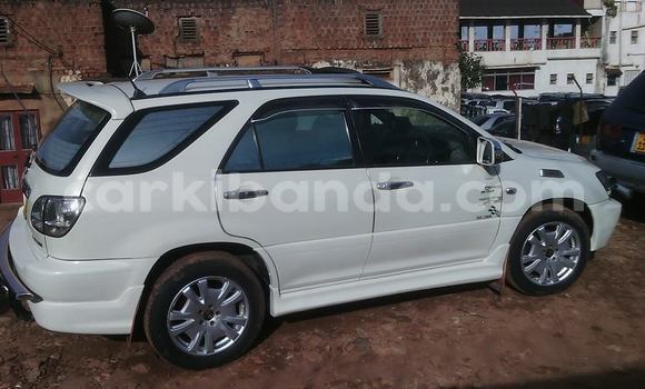 Gura Yakoze Toyota Harrier White Imodoka i Arua mu Uganda Gura Yakoze Toyota Harrier White Imodoka i Arua mu Uganda