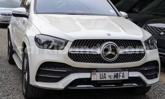 Nunua Mpya Mercedes‒Benz GLE Nyeupe Gari ndani ya Kampala nchini Uganda
