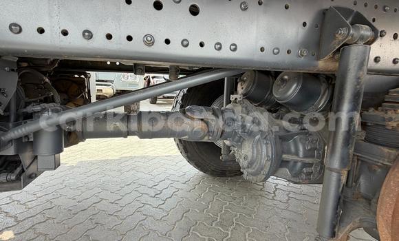 Nunua Imported Mercedes‒Benz Tipper Nyeupe Lori ndani ya Import - Dubai nchini Uganda Nunua Imported Mercedes‒Benz Tipper Nyeupe Lori ndani ya Import - Dubai nchini Uganda
