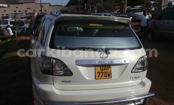 Gura Yakoze Toyota Harrier White Imodoka i Arua mu Uganda Gura Yakoze Toyota Harrier White Imodoka i Arua mu Uganda