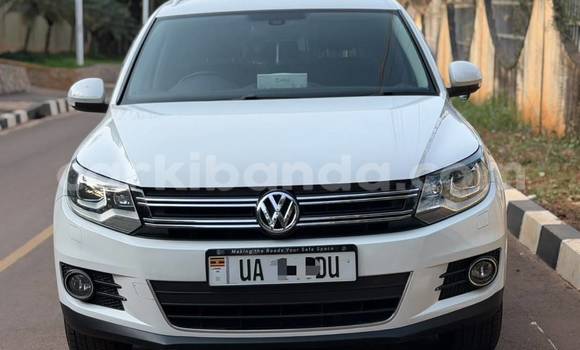 Gura Nshya Volkswagen Tiguan White Imodoka i Kampala mu Uganda Gura Nshya Volkswagen Tiguan White Imodoka i Kampala mu Uganda