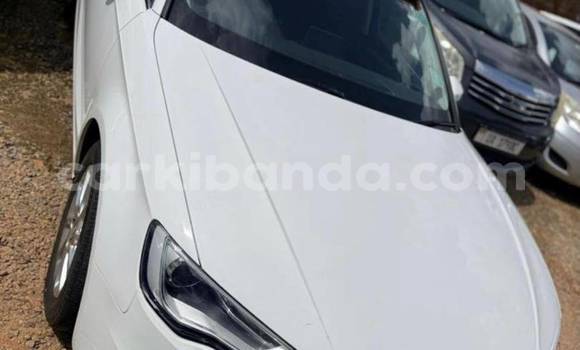 Nunua Mpya Audi A3 Nyeupe Gari ndani ya Kampala nchini Uganda Nunua Mpya Audi A3 Nyeupe Gari ndani ya Kampala nchini Uganda