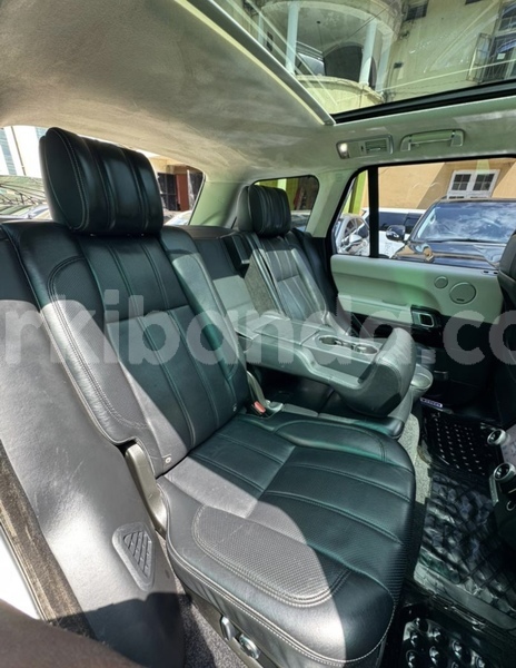 Big with watermark land rover range rover vogue uganda kampala 26453