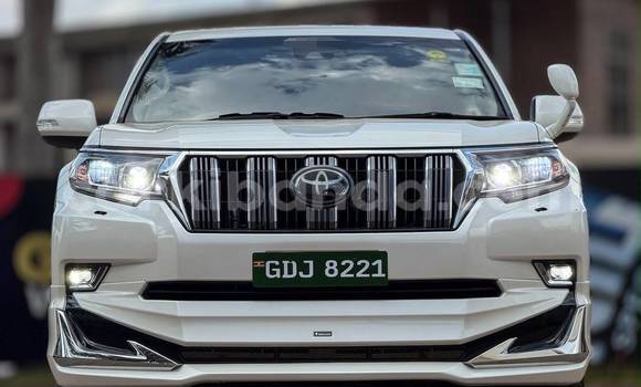 Gura Nshya Toyota Land Cruiser Prado White Imodoka i Kampala mu Uganda Gura Nshya Toyota Land Cruiser Prado White Imodoka i Kampala mu Uganda