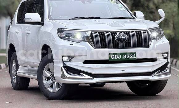 Gura Nshya Toyota Land Cruiser Prado White Imodoka i Kampala mu Uganda Gura Nshya Toyota Land Cruiser Prado White Imodoka i Kampala mu Uganda