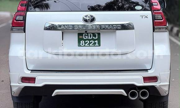 Gura Nshya Toyota Land Cruiser Prado White Imodoka i Kampala mu Uganda Gura Nshya Toyota Land Cruiser Prado White Imodoka i Kampala mu Uganda