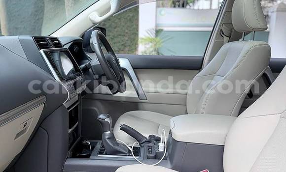 Gura Nshya Toyota Land Cruiser Prado White Imodoka i Kampala mu Uganda Gura Nshya Toyota Land Cruiser Prado White Imodoka i Kampala mu Uganda