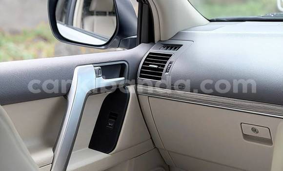 Gura Nshya Toyota Land Cruiser Prado White Imodoka i Kampala mu Uganda Gura Nshya Toyota Land Cruiser Prado White Imodoka i Kampala mu Uganda