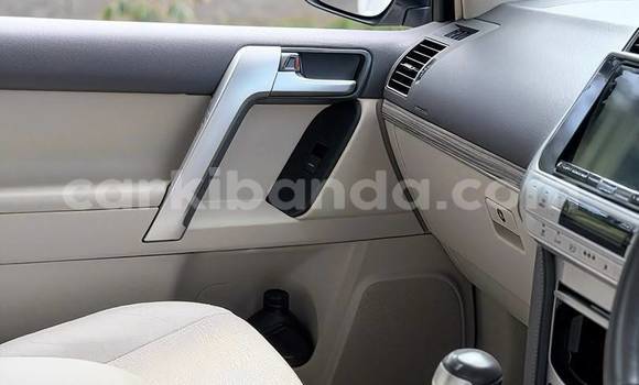 Gura Nshya Toyota Land Cruiser Prado White Imodoka i Kampala mu Uganda Gura Nshya Toyota Land Cruiser Prado White Imodoka i Kampala mu Uganda