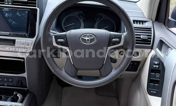 Gura Nshya Toyota Land Cruiser Prado White Imodoka i Kampala mu Uganda Gura Nshya Toyota Land Cruiser Prado White Imodoka i Kampala mu Uganda