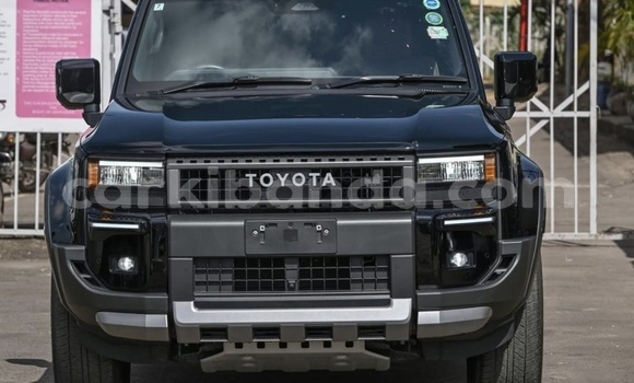 Gura Nshya Toyota Land Cruiser Black Imodoka i Kampala mu Uganda Gura Nshya Toyota Land Cruiser Black Imodoka i Kampala mu Uganda