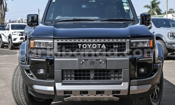 Gura Nshya Toyota Land Cruiser Black Imodoka i Kampala mu Uganda Gura Nshya Toyota Land Cruiser Black Imodoka i Kampala mu Uganda