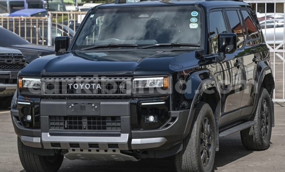 Gura Nshya Toyota Land Cruiser Black Imodoka i Kampala mu Uganda Gura Nshya Toyota Land Cruiser Black Imodoka i Kampala mu Uganda