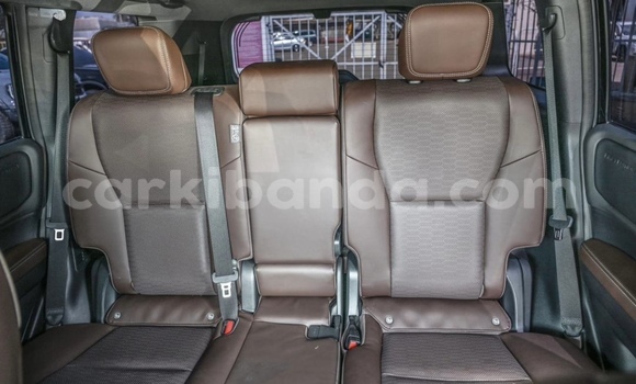 Gura Nshya Toyota Land Cruiser Black Imodoka i Kampala mu Uganda Gura Nshya Toyota Land Cruiser Black Imodoka i Kampala mu Uganda