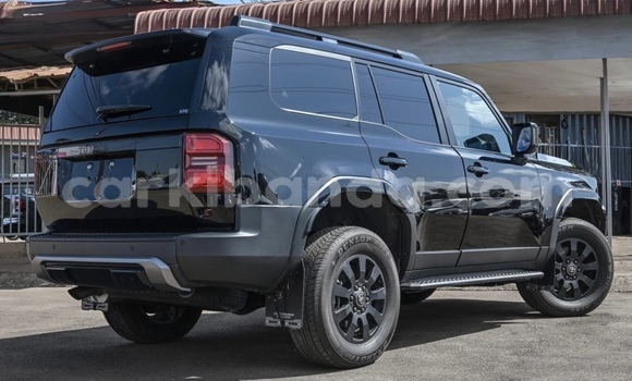 Gura Nshya Toyota Land Cruiser Black Imodoka i Kampala mu Uganda Gura Nshya Toyota Land Cruiser Black Imodoka i Kampala mu Uganda