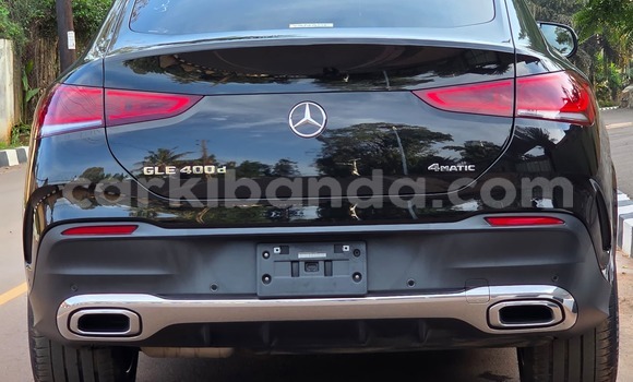 Nunua Mpya Mercedes‒Benz GLE Coupe Nyeusi Gari ndani ya Kampala nchini Uganda