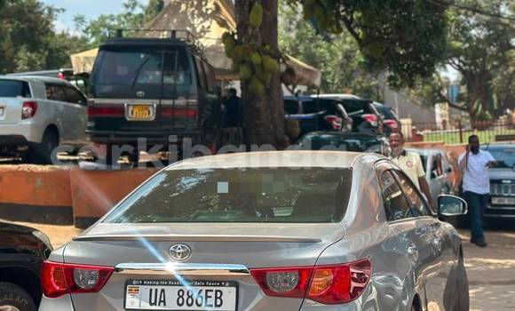 Gura Nshya Toyota Mark X Other Imodoka i Kampala mu Uganda Gura Nshya Toyota Mark X Other Imodoka i Kampala mu Uganda