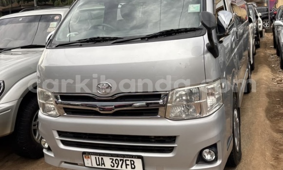 Gura Nshya Toyota Hiace Silver Imodoka i Kampala mu Uganda Gura Nshya Toyota Hiace Silver Imodoka i Kampala mu Uganda