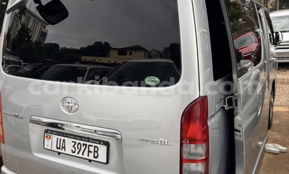 Gura Nshya Toyota Hiace Silver Imodoka i Kampala mu Uganda Gura Nshya Toyota Hiace Silver Imodoka i Kampala mu Uganda
