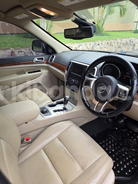 Big with watermark jeep grand cherokee uganda kampala 26465