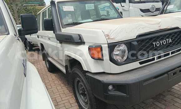 Buy New Toyota Land Cruiser White Car in Kampala in Uganda Buy New Toyota Land Cruiser White Car in Kampala in Uganda
