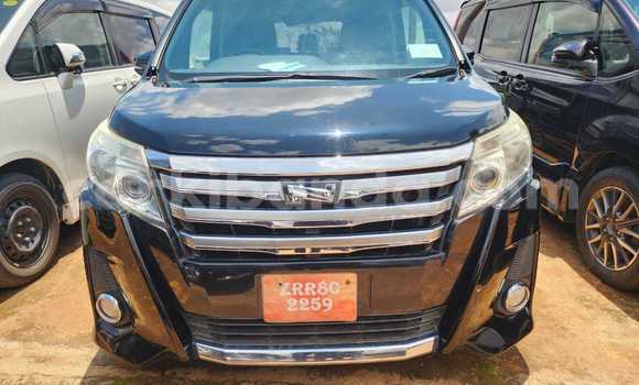 Gura Nshya Toyota Noah Black Imodoka i Kampala mu Uganda Gura Nshya Toyota Noah Black Imodoka i Kampala mu Uganda