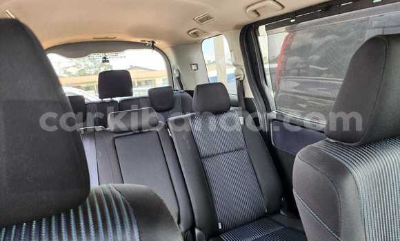 Gura Nshya Toyota Noah Black Imodoka i Kampala mu Uganda Gura Nshya Toyota Noah Black Imodoka i Kampala mu Uganda