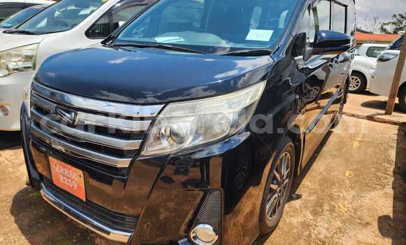 Gura Nshya Toyota Noah Black Imodoka i Kampala mu Uganda Gura Nshya Toyota Noah Black Imodoka i Kampala mu Uganda