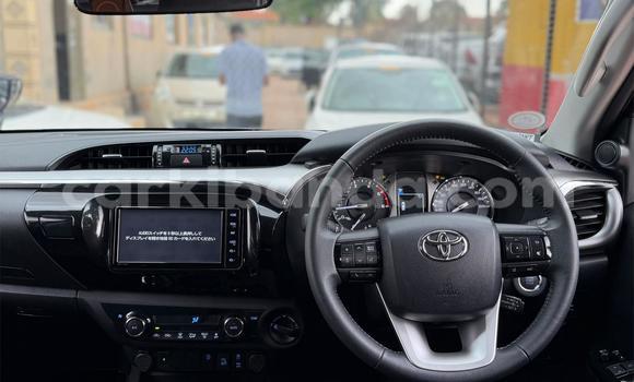 Gura Yakoze Toyota Hiluxe Revo Black Imodoka i Kampala mu Uganda Gura Yakoze Toyota Hiluxe Revo Black Imodoka i Kampala mu Uganda